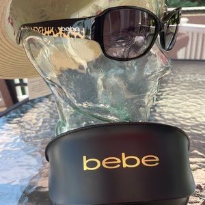 NWT Bebe Sunglasses, Fiery BB7082, Jet with Animal Accent. Case included.
